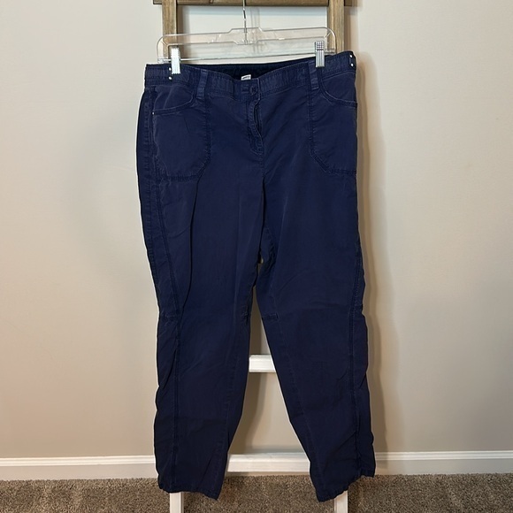 Chico's Pants - Chico’s Cotton and Spandex Casual Navy Pants Size 2 (Large-12) with Four Pockets